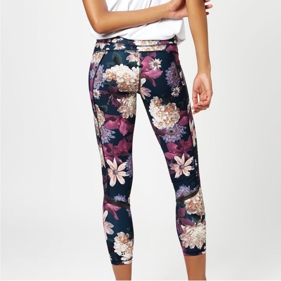 Sweaty Betty The Zero Gravity Leggings In Beetle Blue Blooms Print - Picture 1 of 10